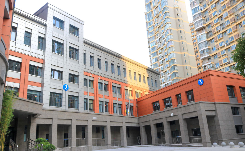 病院改修 建物外観.jpg