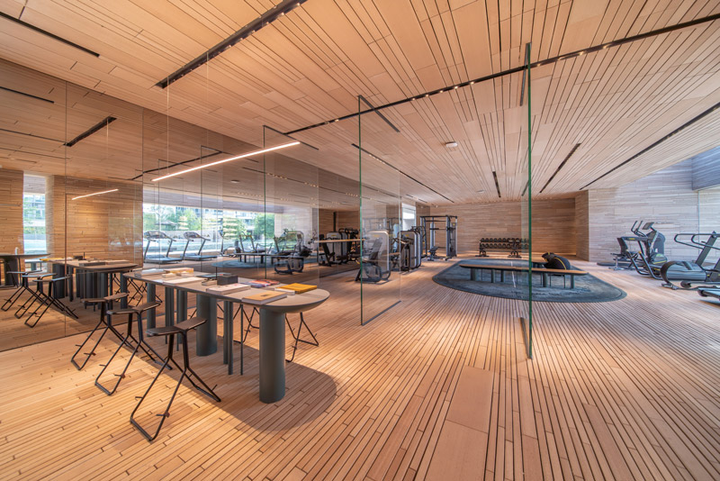 繊細なベージュ色調のテラコッタ建築材.jpg