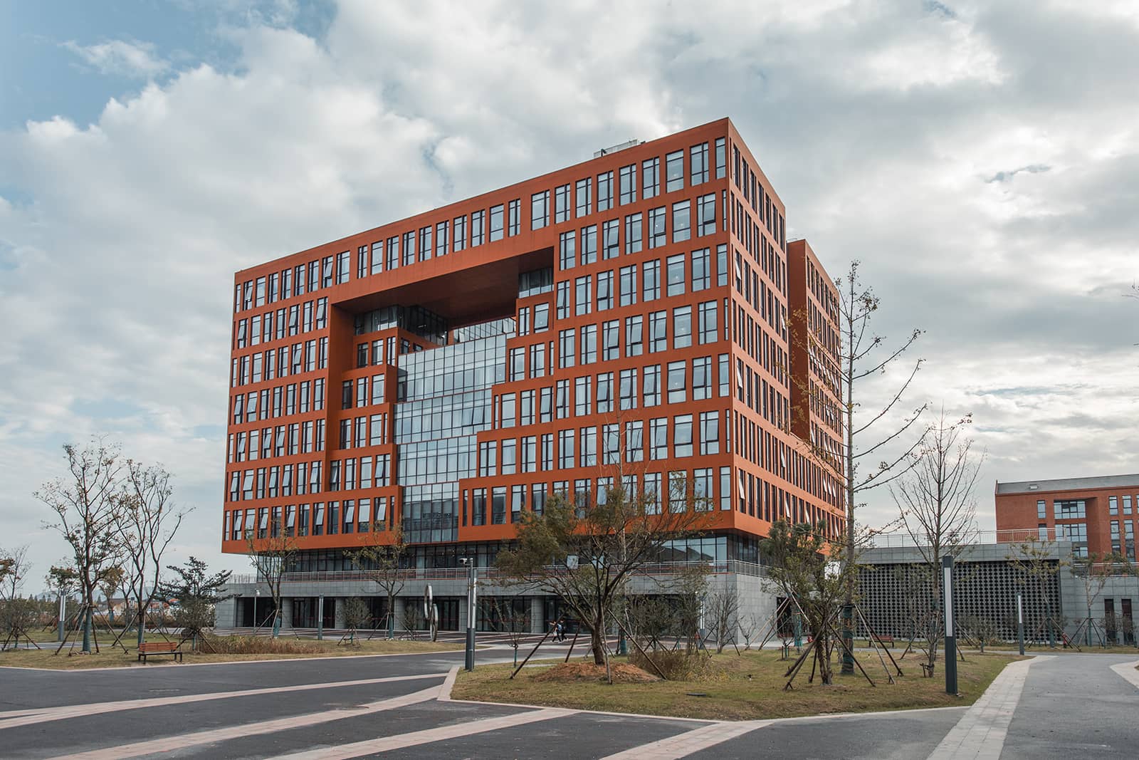 図書館背面外観.jpg