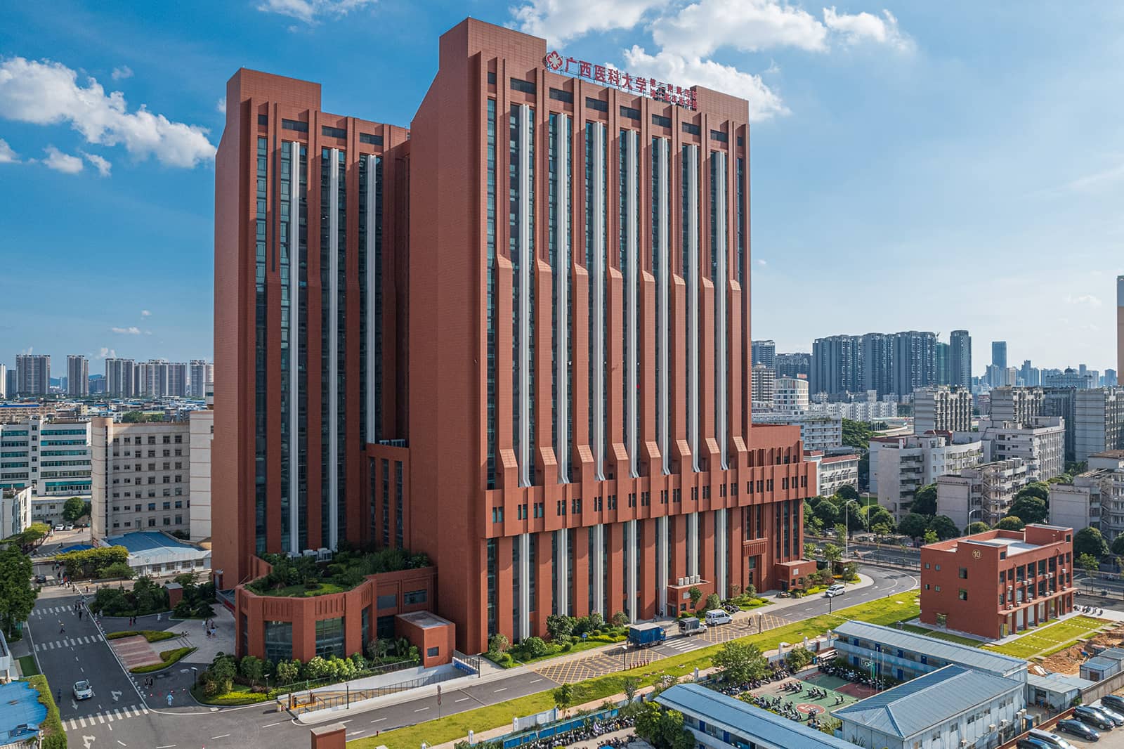 広西医科大学附属第二病院の入院棟及び医療技術複合施設.jpg